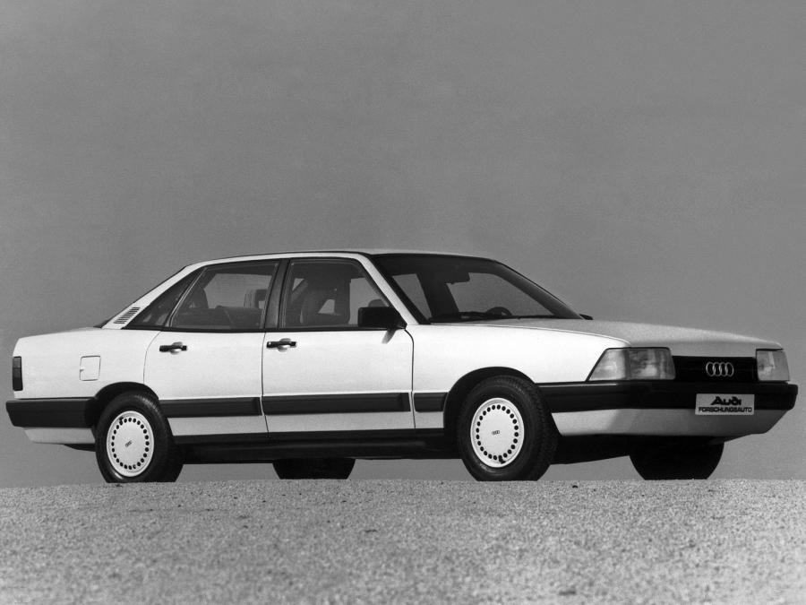  Audi Auto 2000 Concept 1981 года  (фото 2 из 2)